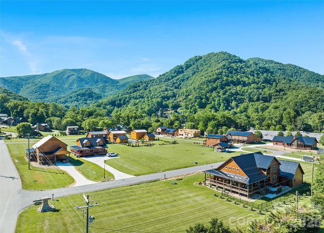 12 Mari Place, Maggie Valley, NC 28751