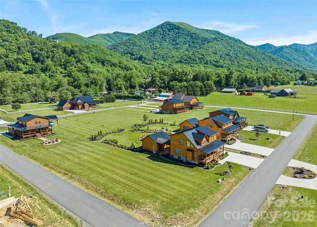 12 Mari Place, Maggie Valley, NC 28751