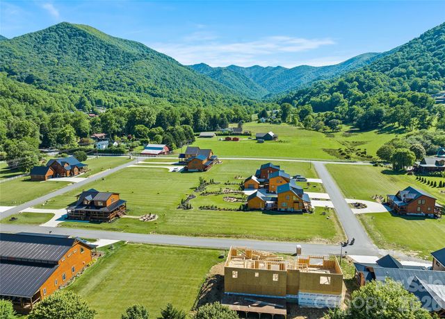 12 Mari Place, Maggie Valley, NC 28751