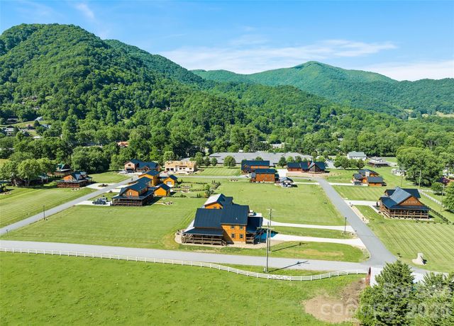 12 Mari Place, Maggie Valley, NC 28751
