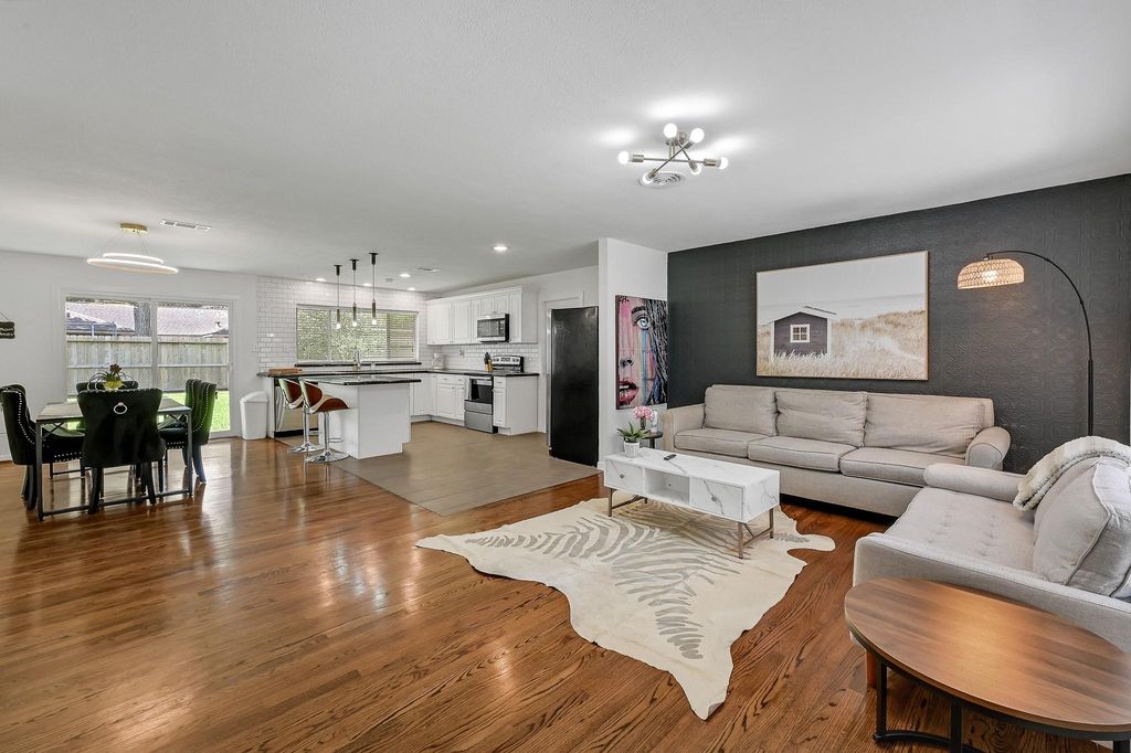 5415 Carew Street, Houston, TX 77096