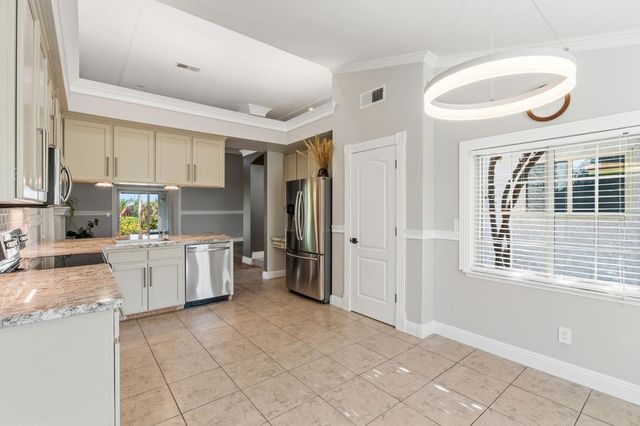 2740 E El Paso Avenue, Fresno, CA 93720