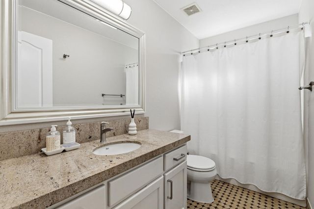 2740 E El Paso Avenue, Fresno, CA 93720