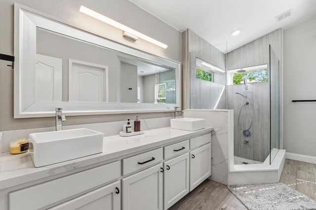 2740 E El Paso Avenue, Fresno, CA 93720