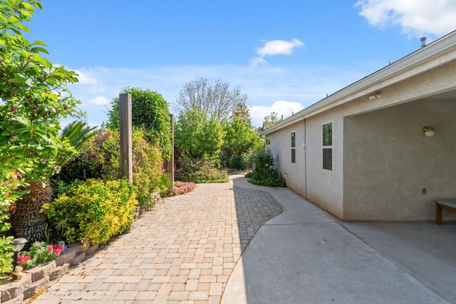 2740 E El Paso Avenue, Fresno, CA 93720