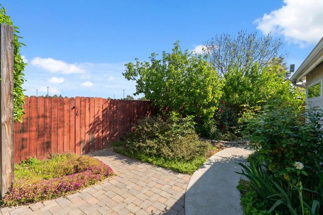 2740 E El Paso Avenue, Fresno, CA 93720