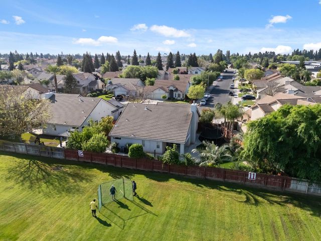 2740 E El Paso Avenue, Fresno, CA 93720