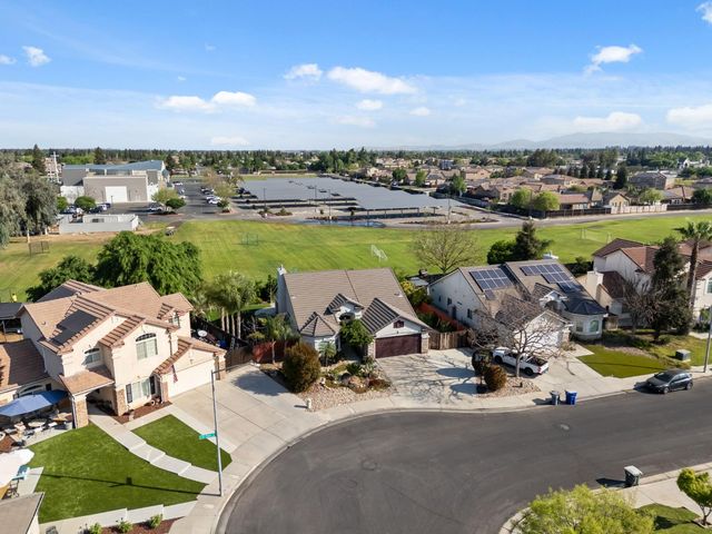 2740 E El Paso Avenue, Fresno, CA 93720