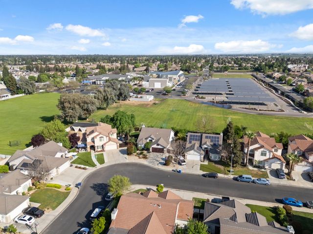 2740 E El Paso Avenue, Fresno, CA 93720