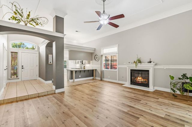 2740 E El Paso Avenue, Fresno, CA 93720