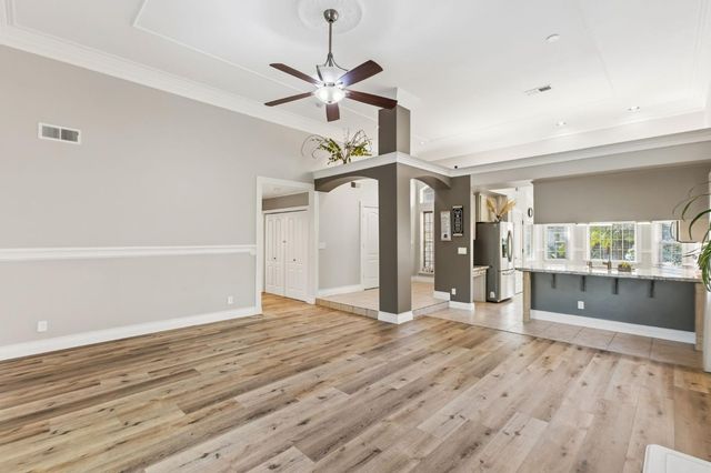 2740 E El Paso Avenue, Fresno, CA 93720