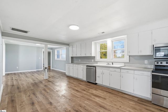 1858 Pitts Road, Laurens, SC 29360