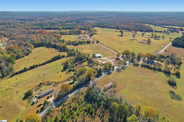 1858 Pitts Road, Laurens, SC 29360