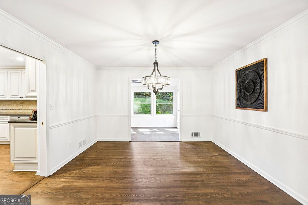 495 Wyncourtney Drive, Sandy Springs, GA 30328 — photo 3