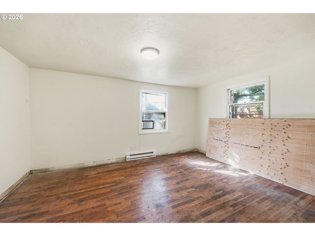 2145 ARTHUR St, Eugene, OR 97405