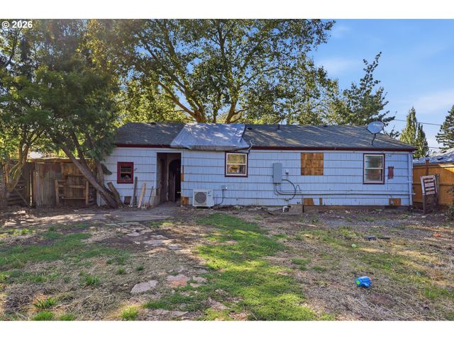2145 ARTHUR St, Eugene, OR 97405