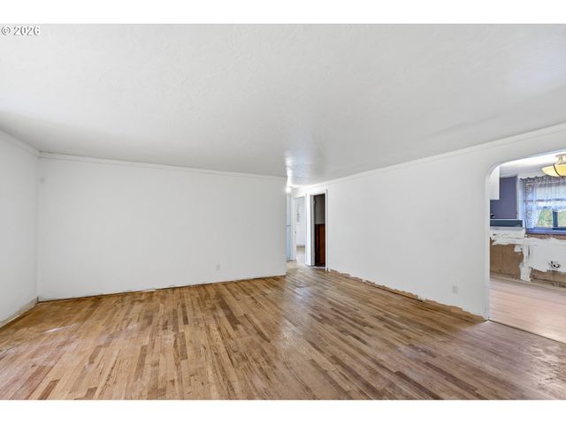 2145 ARTHUR St, Eugene, OR 97405
