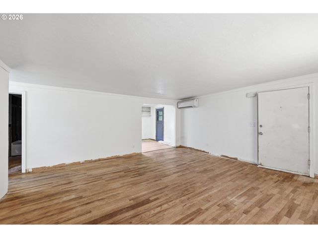 2145 ARTHUR St, Eugene, OR 97405