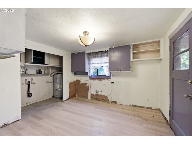 2145 ARTHUR St, Eugene, OR 97405