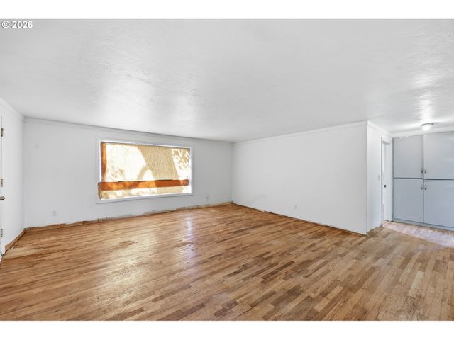 2145 ARTHUR St, Eugene, OR 97405