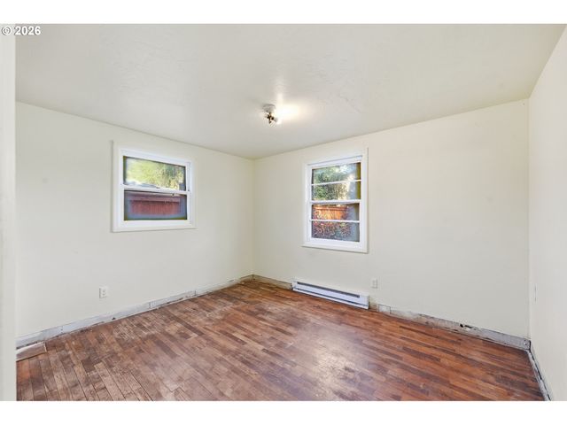 2145 ARTHUR St, Eugene, OR 97405