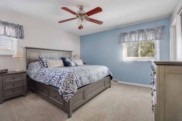1477 William Clifford Lane, Elk Grove Village, IL 60007