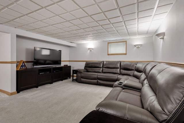 1477 William Clifford Lane, Elk Grove Village, IL 60007
