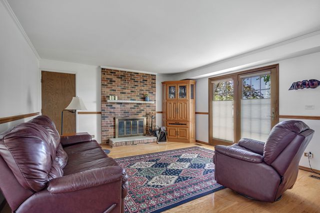 1477 William Clifford Lane, Elk Grove Village, IL 60007