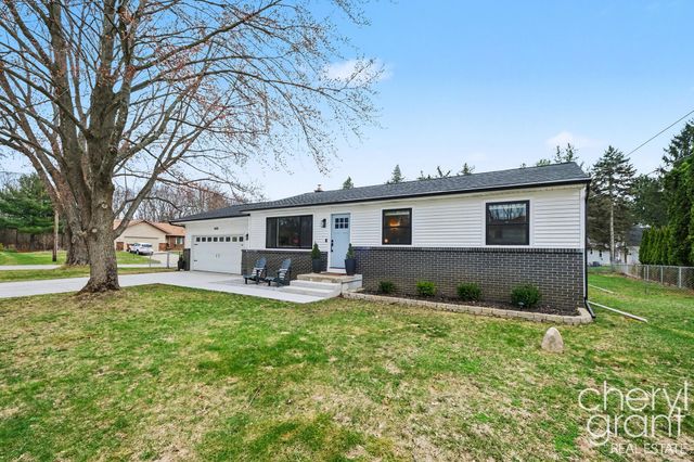 4040 Ziverts Street NE, Rockford, MI 49341