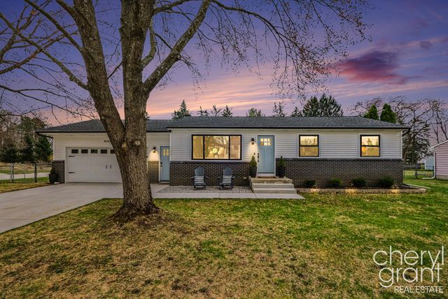 4040 Ziverts Street NE, Rockford, MI 49341