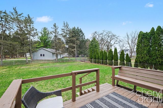 4040 Ziverts Street NE, Rockford, MI 49341