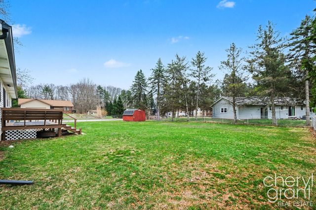 4040 Ziverts Street NE, Rockford, MI 49341