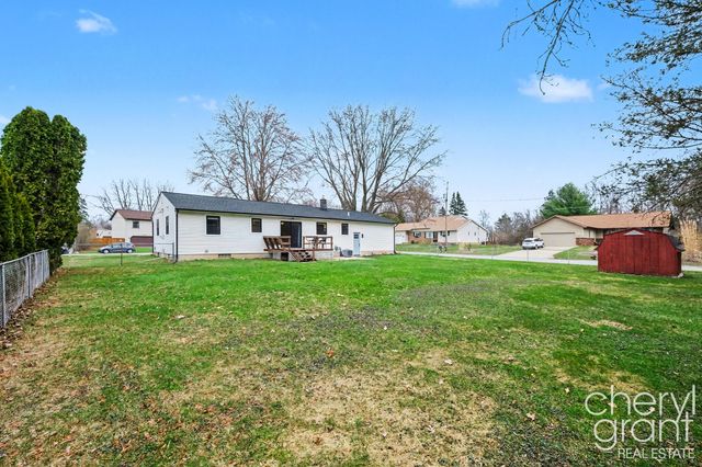 4040 Ziverts Street NE, Rockford, MI 49341