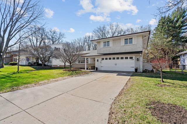 440 Betty Lane, West Saint Paul, MN 55118