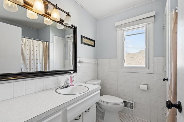 440 Betty Lane, West Saint Paul, MN 55118