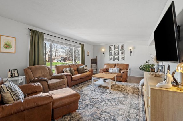 440 Betty Lane, West Saint Paul, MN 55118