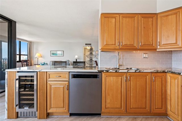 6294 BAHIA DEL MAR CIRCLE 904, St Petersburg, FL 33715