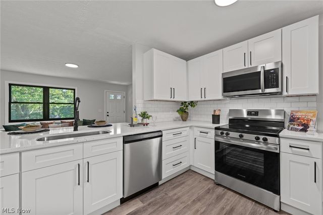 1955 Koons Road, Green, OH 44720