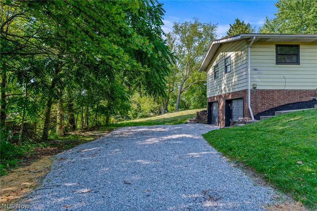 1955 Koons Road, Green, OH 44720