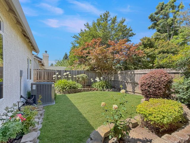 9256 Palmerson Dr, Antelope, CA 95843