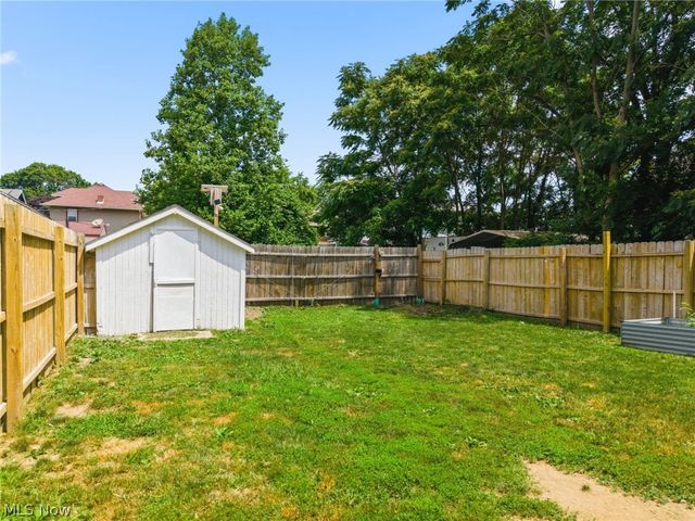 915 Auburn Place NW, Canton, OH 44703