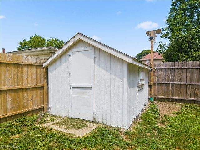 915 Auburn Place NW, Canton, OH 44703