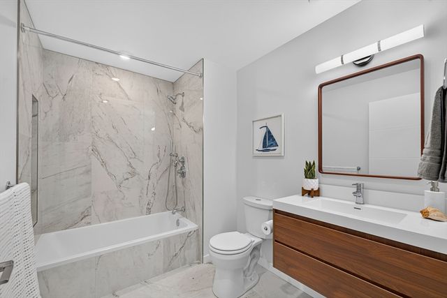 13 Warwick St 102, Somerville, MA 02144