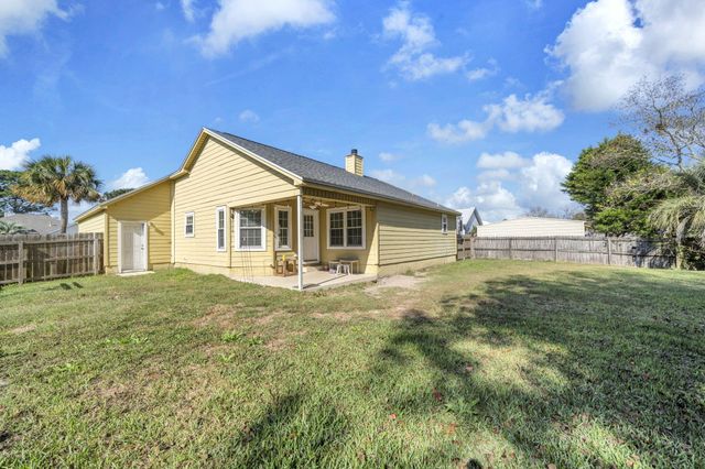 2236 Fulva Drive, Navarre, FL 32566