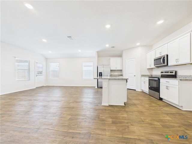 1012 Betsy Drive, Seguin, TX 78155