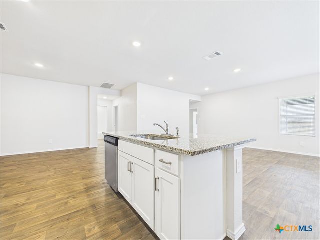 1012 Betsy Drive, Seguin, TX 78155