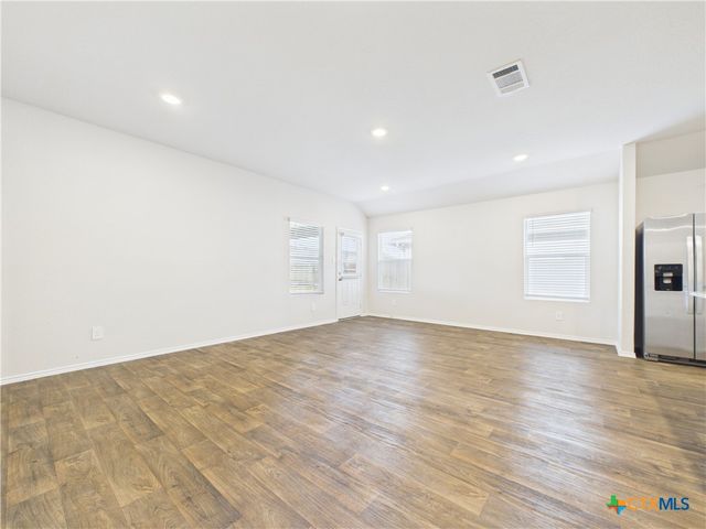 1012 Betsy Drive, Seguin, TX 78155