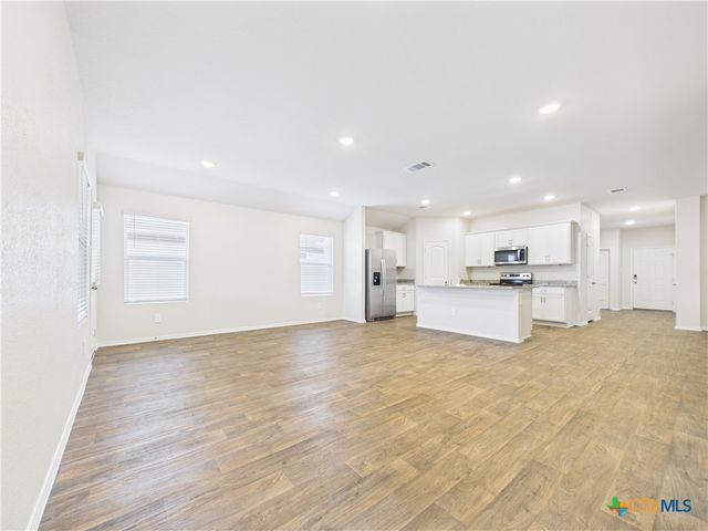 1012 Betsy Drive, Seguin, TX 78155