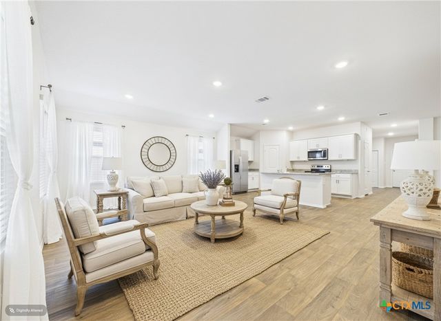 1012 Betsy Drive, Seguin, TX 78155