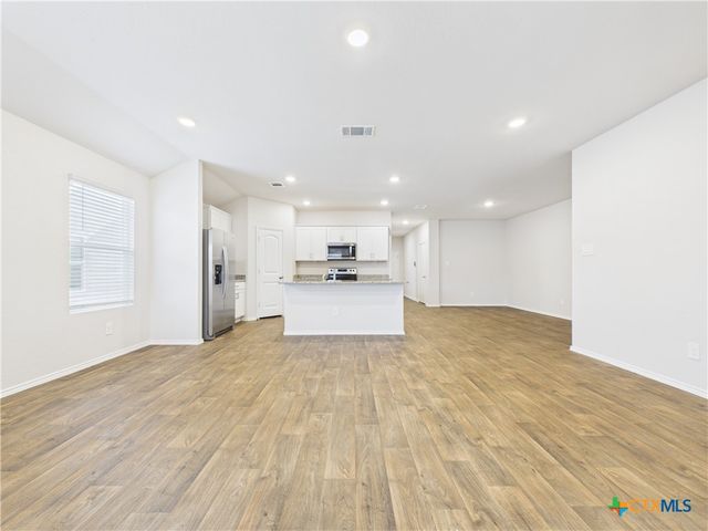 1012 Betsy Drive, Seguin, TX 78155